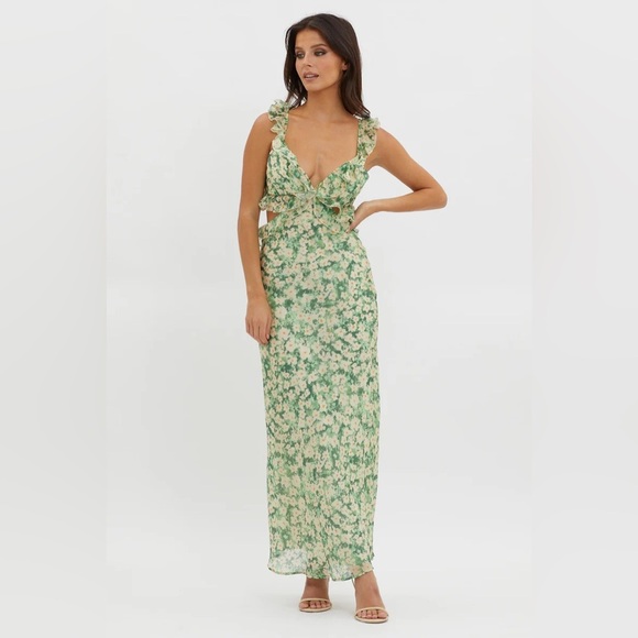 Selfie Leslie Dresses & Skirts - Green Plunge Neck Ruched Maxi Dress for Prom
